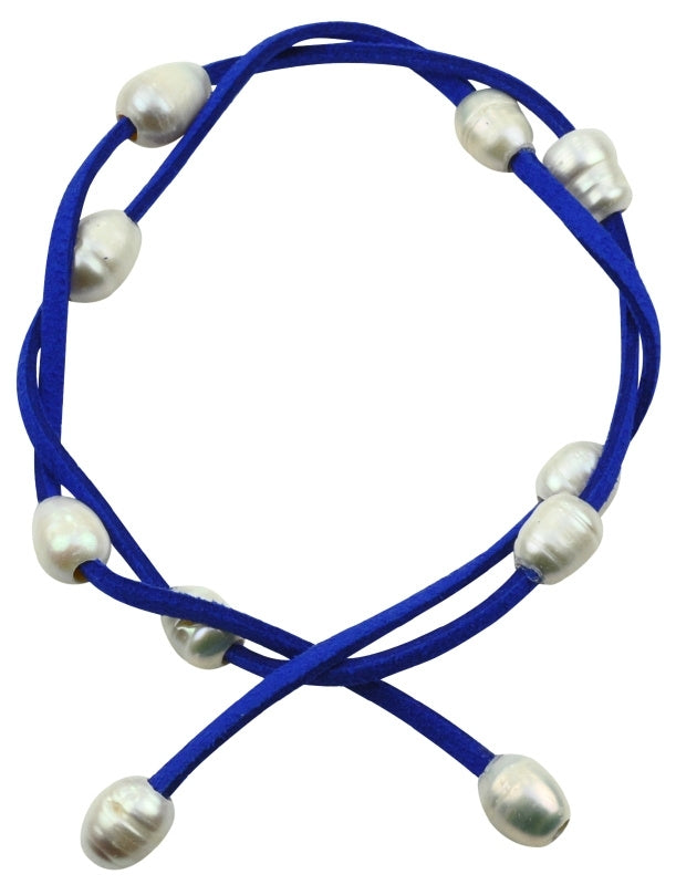 Wit zoetwater parel armband met blauw suede | Wrap Suède Blue Pearl