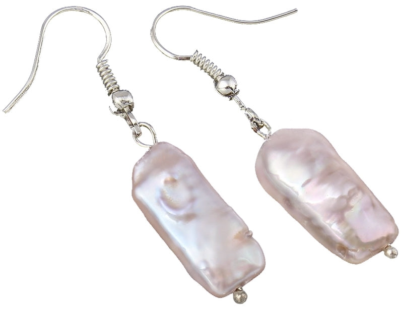 Zoetwater parel oorbellen met roze rechthoekige parels en sterling zilver (925) liggend | Pearl Rectangle Pink