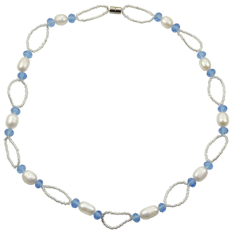 Witte zoetwater parelketting met blauw glas kristallen en magneetslotje | Blacio