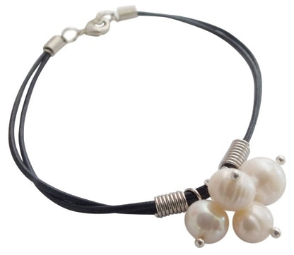 Zoetwater parel armband Four Pearl Leather
