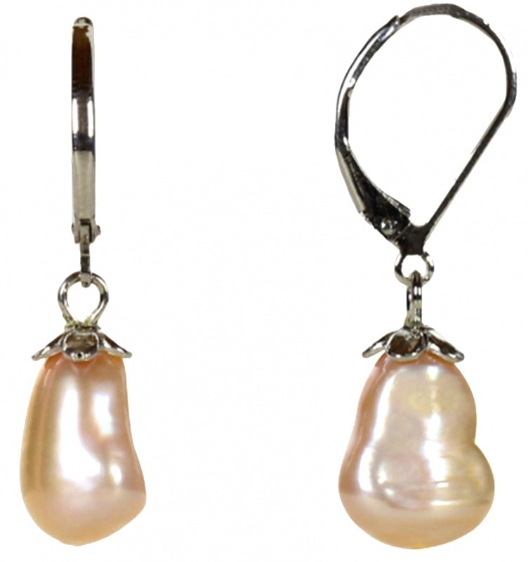 Zalm kleurige zoetwater parel oorbellen met sterling zilveren (925) oorbelhaakje voor-en zijaanzicht