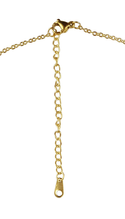 Slotje van paarse schelpenketting met schelpen hanger aan goud edelstalen ketting