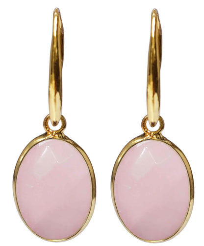 Roze edelstenen oorbellen met rozenkwarts, vooraanzicht | Gold Oval Rose Quartz