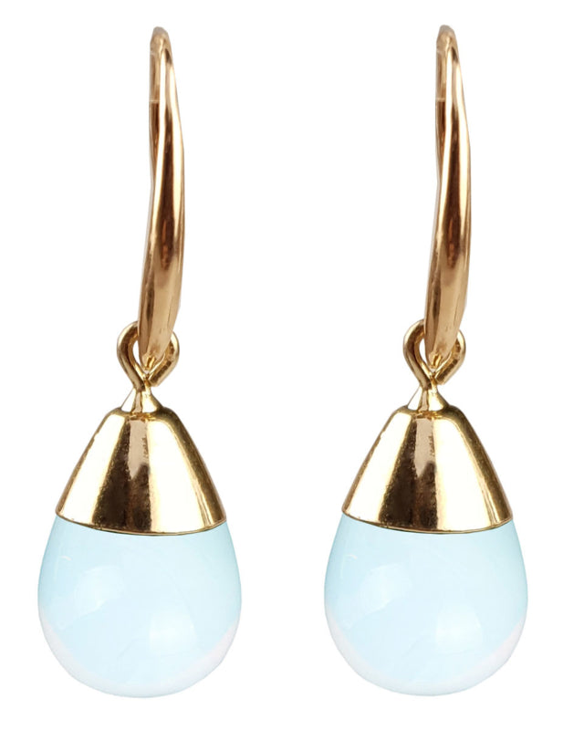 Blauwe edelstenen oorbellen met opaal, vooraanzicht