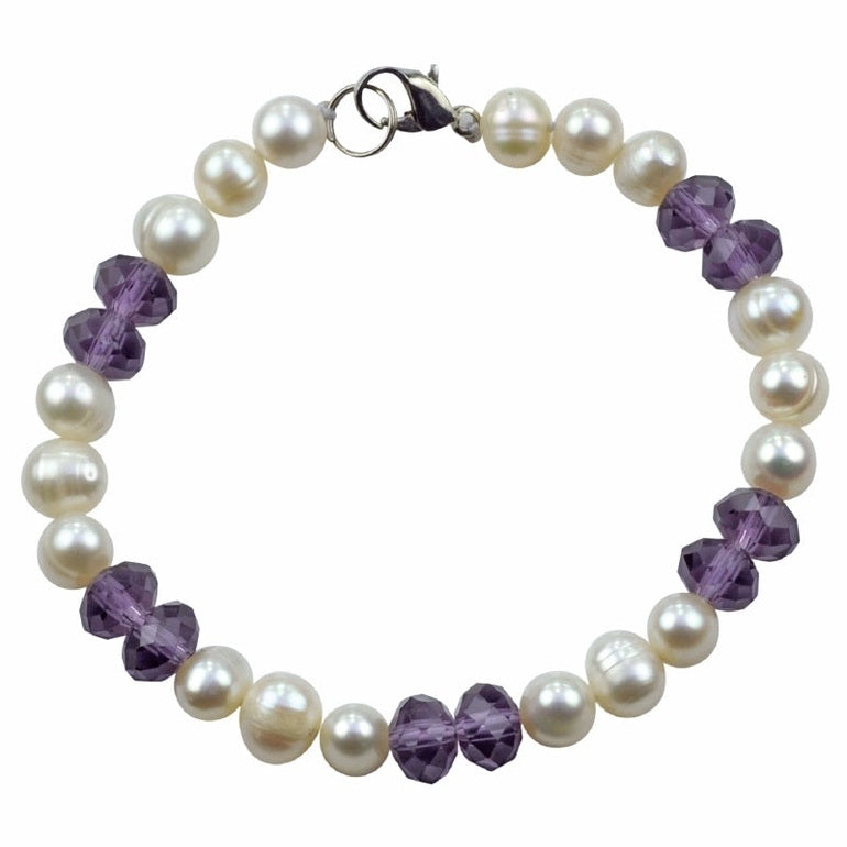 Wit handgeknoopt zoetwater parel armband met paarse kristallen en sterling zilver (925) | Pam
