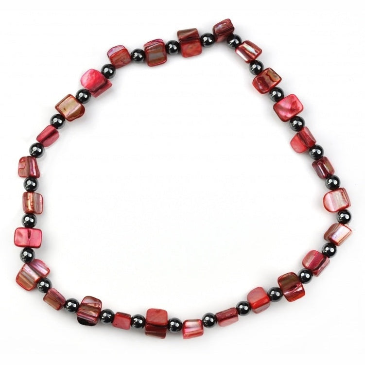 Rood parelmoeren armband met zwart hematiet bovenaanzicht | Elastisch | Hematite Red Shell