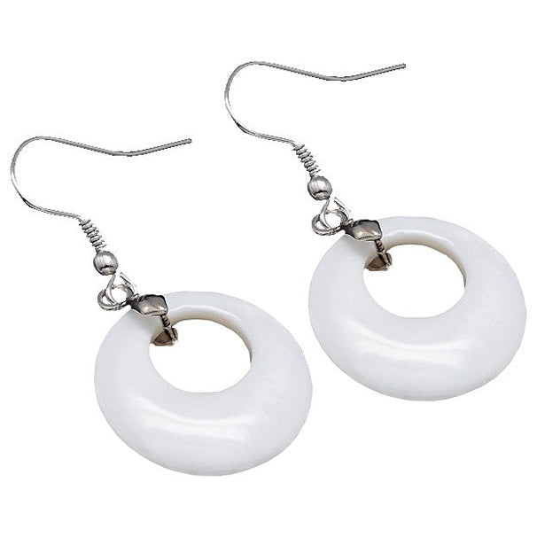 Witte parelmoeren oorbellen met sterling zilveren oorbelhaakjes | Ronly