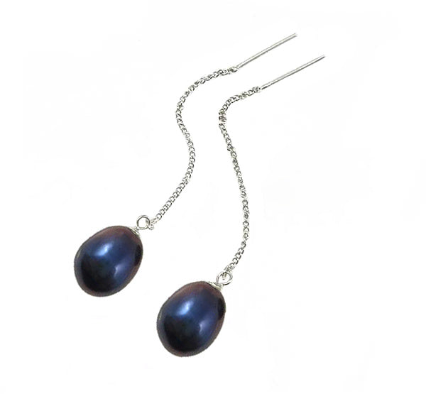 Lange zoetwater parel oorbellen met blauw zwarte parels en sterling zilver (925) liggend | Pearl Chain Black