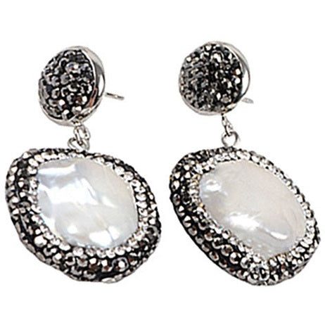 Witte zoetwater parel oorbellen met grote witte coin parel en stras steentjes | Bling Coin Pearl