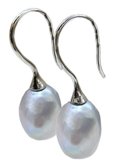 Zoetwater parel oorbellen met licht grijze barok parels en sterling zilver (925) | Mayla Grey