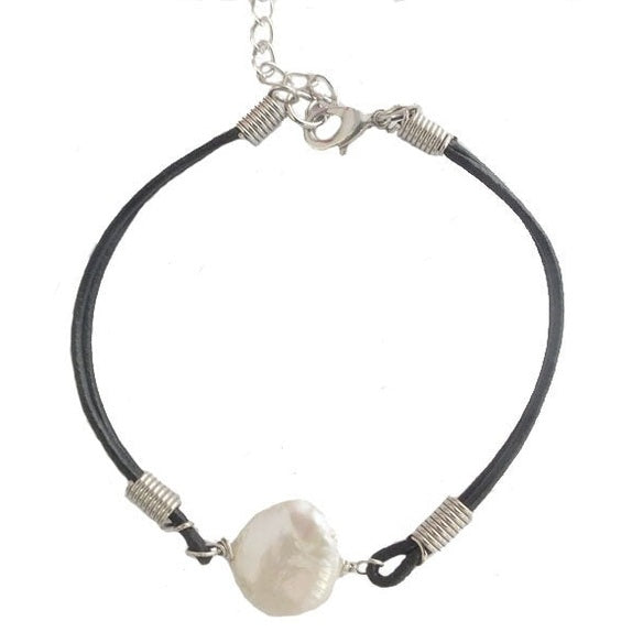 Wit zoetwater parel armband met zwart leer | White Coin Leather