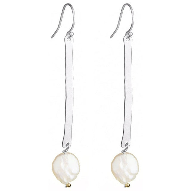 Lange zoetwater parel oorbellen met witte coin parels | Sweet Long Coin Pearl