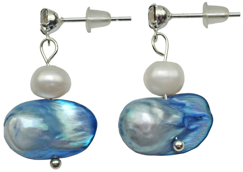 Zoetwater parel oorbellen met witte en blauwe parelS en stras steentje, zijaanzicht | Bling Blue Wing Pearl