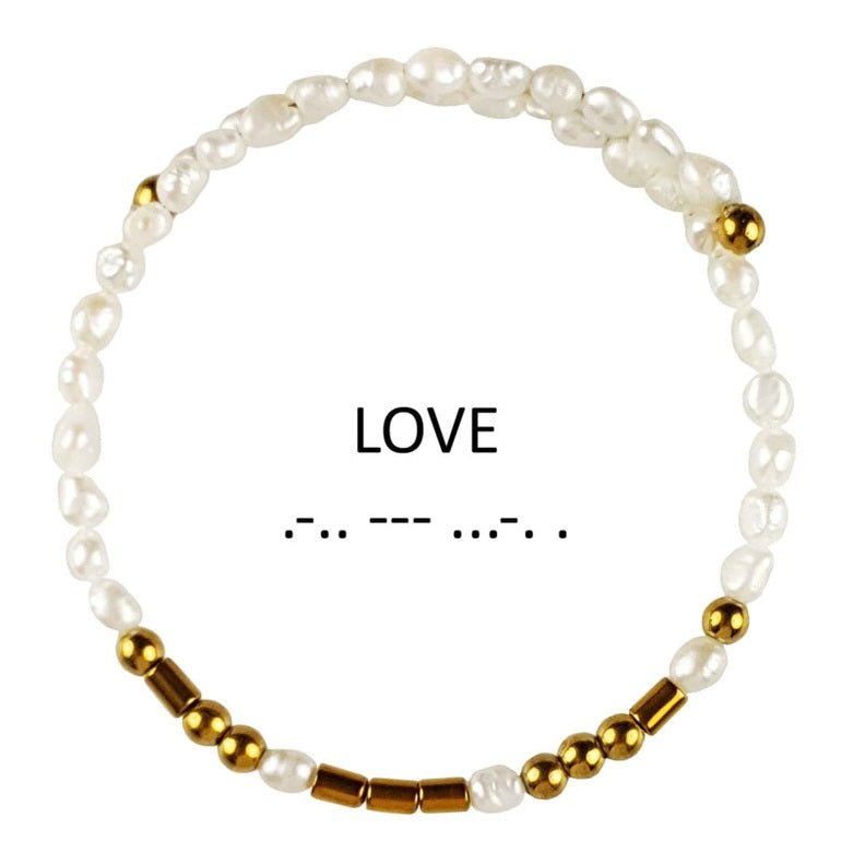 Wit zoetwater parel wikkelarmband met verborgen boodschap LOVE in Morse code met edelsteen goud hematiet | Cadeau set zoetwater parel armband Morse Code LOVE Pearl Gold