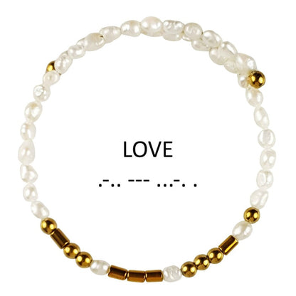 Wit zoetwater parel wikkelarmband met verborgen boodschap LOVE in Morse code met edelsteen goud hematiet | Cadeau set zoetwater parel armband Morse Code LOVE Pearl Gold