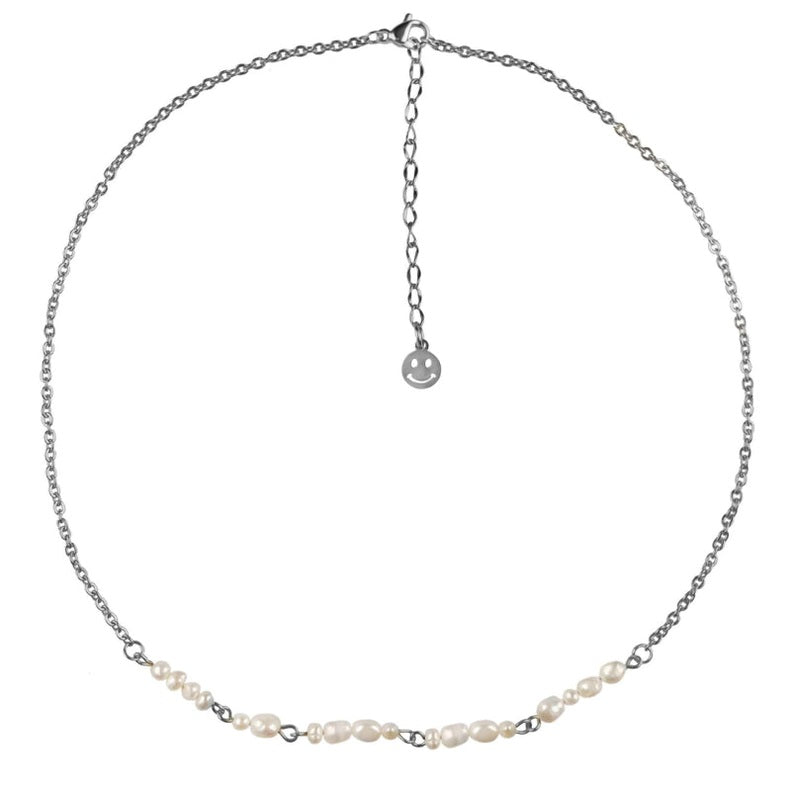 Zoetwater parelketting met zilver edelstaal en witte parels die het woord HAPPY in morse code weer geeft | Morse Code Happy Pearl Silver