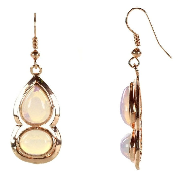 Licht blauwe edelstenen oorbellen met opaal en rosé goud voor en zijaanzicht | Sea Opal Gold