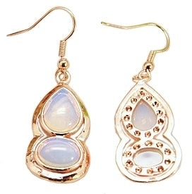 Licht blauwe edelstenen oorbellen met opaal en rosé goud voor en achterzijde | Sea Opal Gold