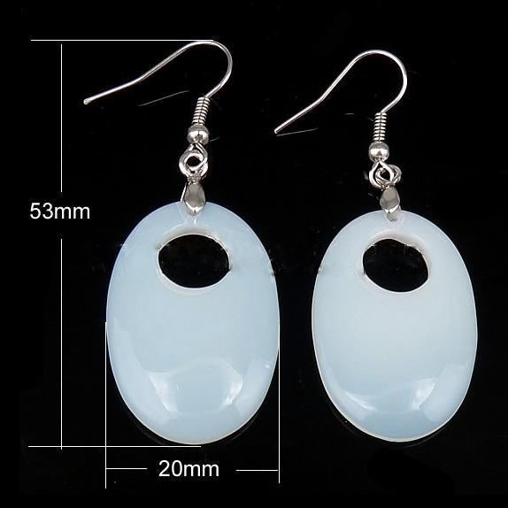 Licht blauwe edelstenen oorbellen met ovale opaal en sterling zilver (925) met maat indicatie | Sea Opal Oval