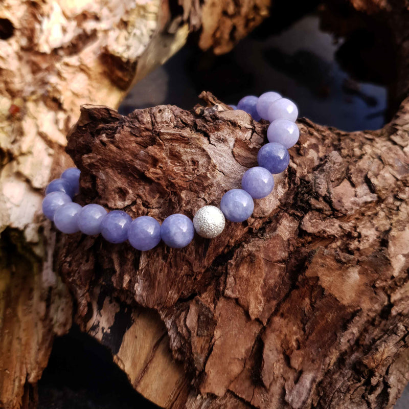 Blauw edelstenen armband met aquamarijn liggend op schors | Elastisch | Silver Ball Aquamarine