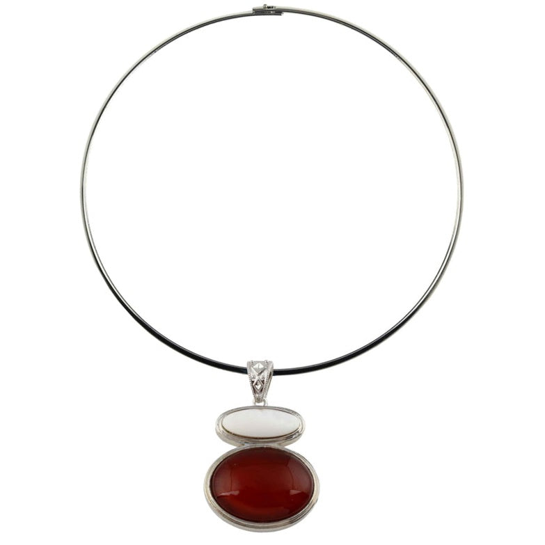 Rode edelstenen ketting met agaat en wit parelmoeren hanger | Red Agate &amp; White Shell