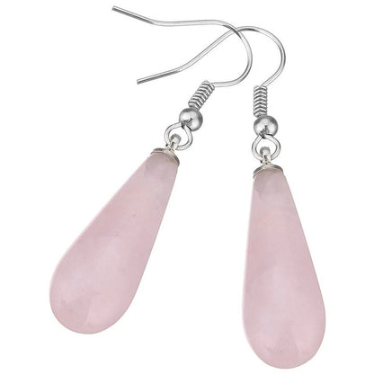Roze edelstenen oorbellen met rozenkwarts in lange druppel vorm en sterling zilver (925) liggend | Rosé Quartz Long Drop