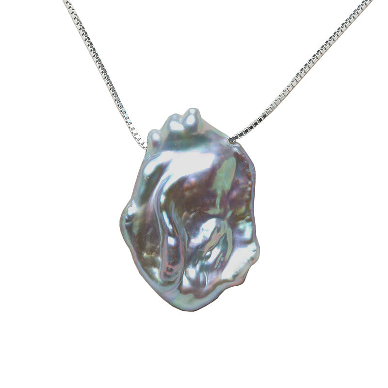 Detail van zoetwater parelketting met grijze parel hanger en sterling zilver (925) | Gina