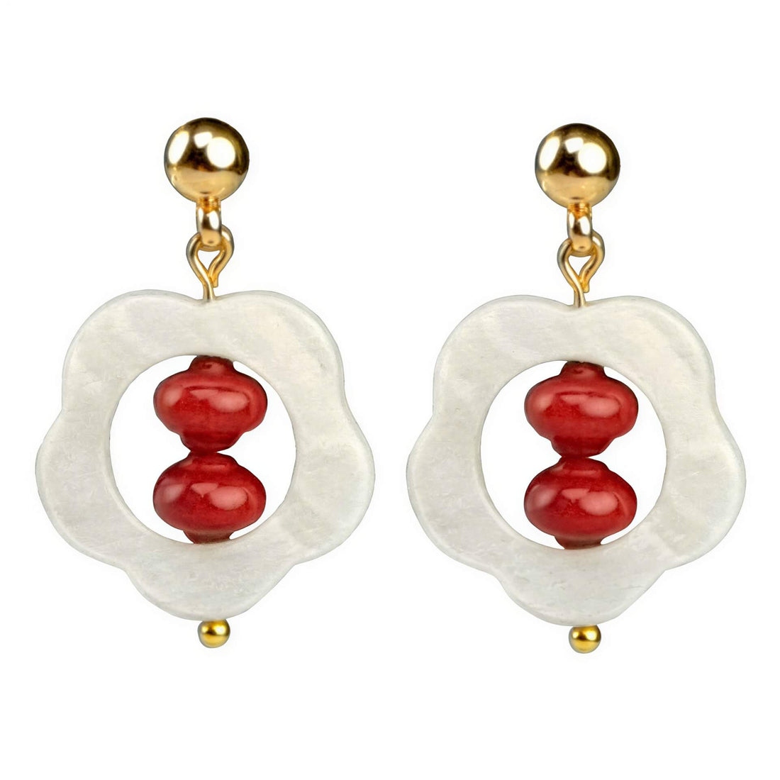 Rood koralen oorbellen met wit parelmoer in bloem vorm en goud edelstaal | Coral Flower