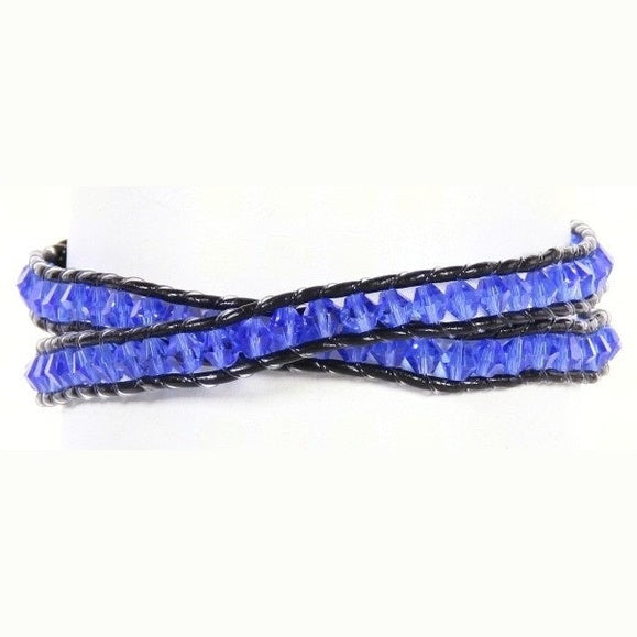Kristallen wikkelarmband met helder blauwe glas kristallen, leer en parelmoer zijaanzicht | Crystal Light Blue