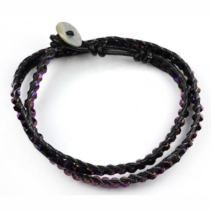 Kristallen wikkelarmband met paarse glas kristallen, leer en parelmoer | Crystal Purple