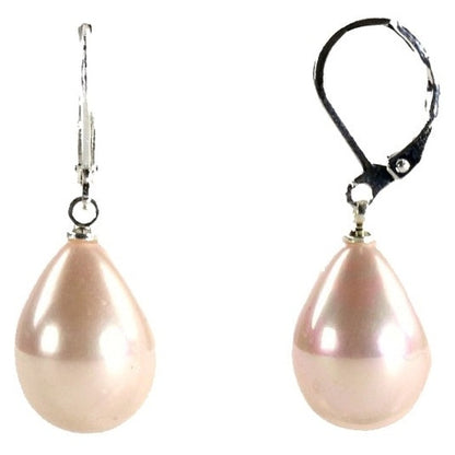 Mother of pearl parel oorbellen met zalm kleurige parel en zilver edelstaal | Polly