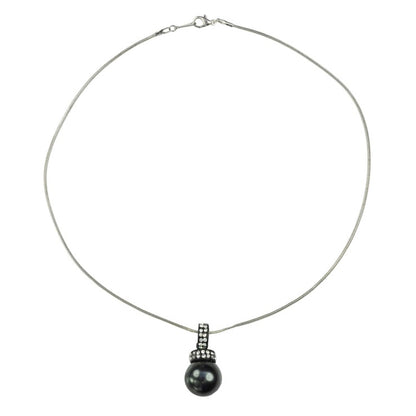 Mother of pearl parelketting met zwart groene parel en stras steentjes | Balanie