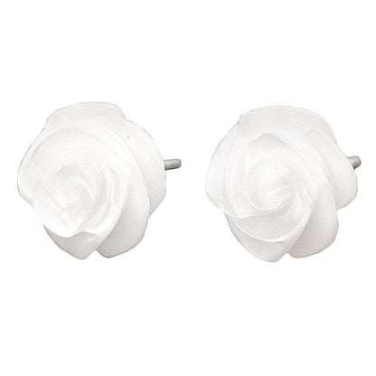 Witte parelmoeren oorknoppen in bloem vorm met sterling zilver vooraanzicht | White Shell Flower 10 mm