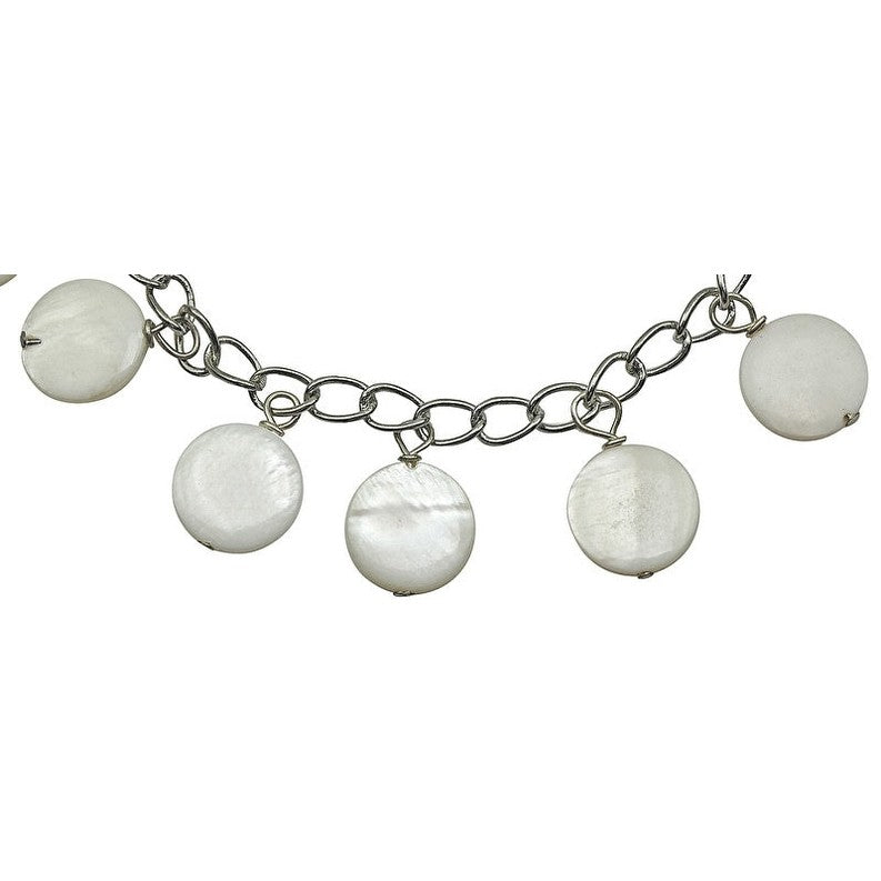 Detail van wit parelmoeren bedelarmband | Shell Round White
