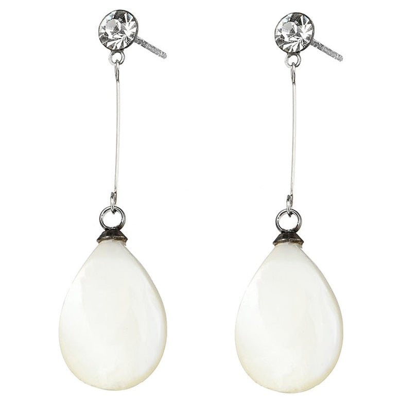 Witte parelmoeren oorbellen met wit schijfje parelmoer, stras steen en zilver edelstaal | Bling Long White Shell