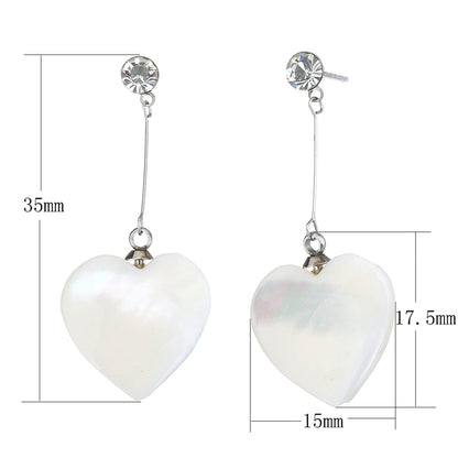 Witte parelmoeren oorbellen met wit parelmoer hartje, stras steen en zilver edelstaal met maatindicatie | Bling Long White Shell Heart