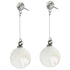 Witte parelmoeren oorbellen met rond wit schijfje parelmoer, stras steen en zilver edelstaal | Bling Long White Shell Round