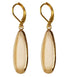 Beige parelmoeren oorbellen met goud kleurig edelstaal | Oblong Drop Beige