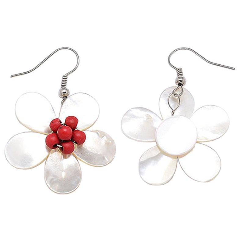 Parelmoeren oorbellen met wit parelmoer in de vorm van een bloem en zilver edelstaal voor en achterzijde | White Shell Flower Red Stone