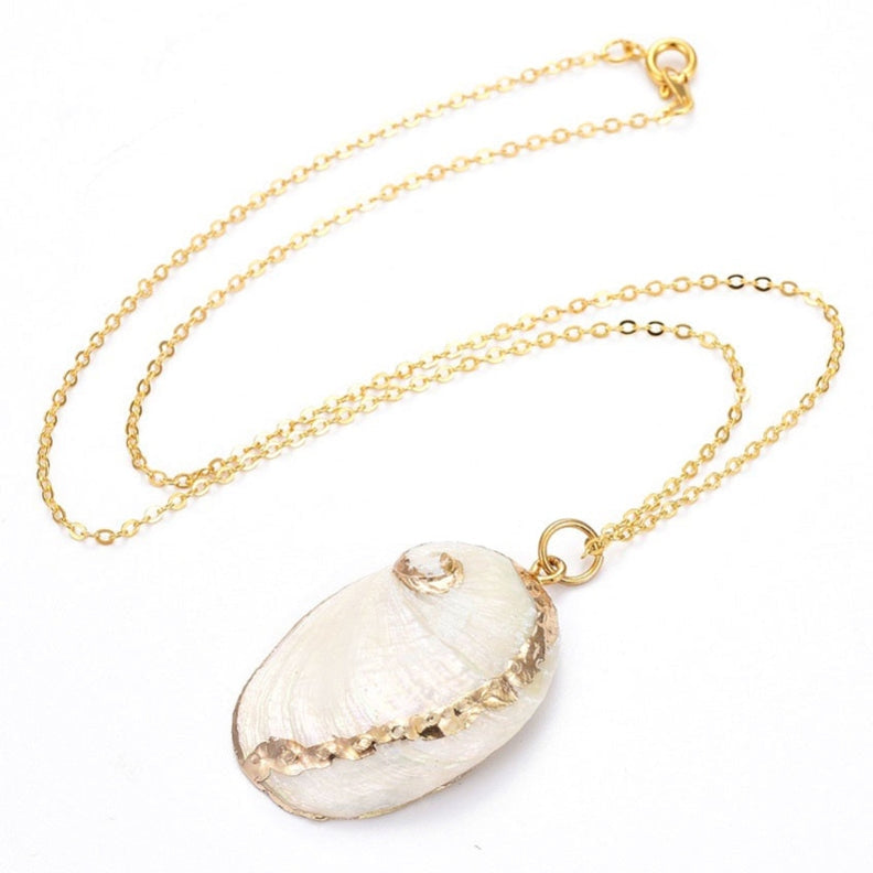 Parelmoeren schelpen ketting met witte schelp aan gouden ketting | White Shell Gold