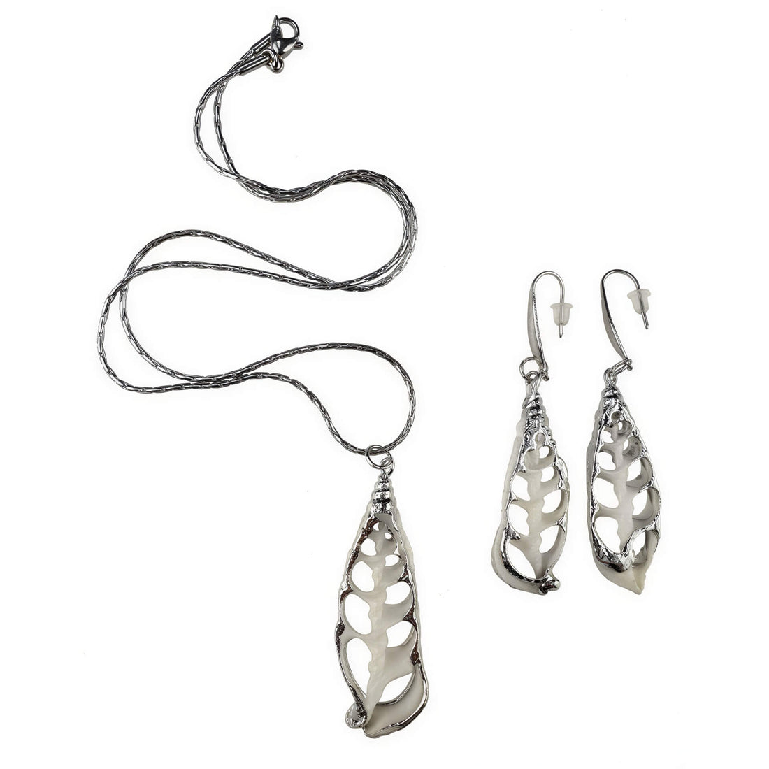 Schelpen sieraden set bestaande uit schelpen ketting en schelpen oorbellen met witte schelp en zilver edelstaal | set White Trumpet Shell Silver