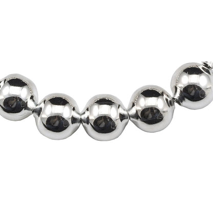 Detail van verzilverde armband met bollen | Molly