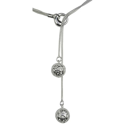 Detail van verzilverde ketting met 2 kettingen en een open gewerkte bal | Silver Two Ball