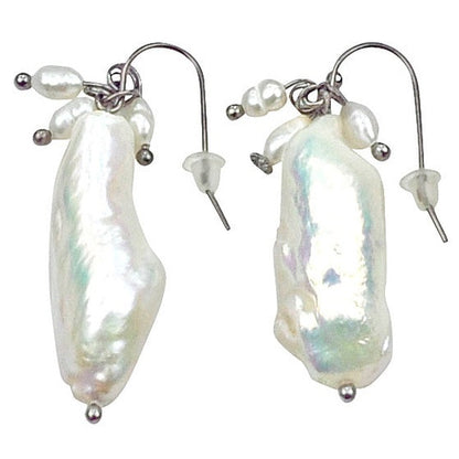 Witte zoetwater parel oorbellen met witte biwa parel met sterling zilver (925) | Biwa Bold
