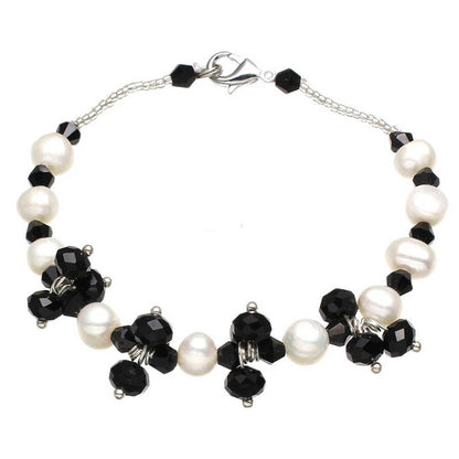 Wit zoetwater parel armband met zwart facet geslepen kristallen, bovenaanzicht | Pearl Black Crystal