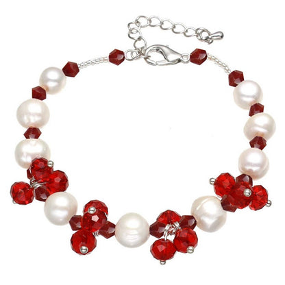 Wit zoetwater parel armband met rood facet geslepen kristallen, bovenaanzicht | Pearl Red Crystal