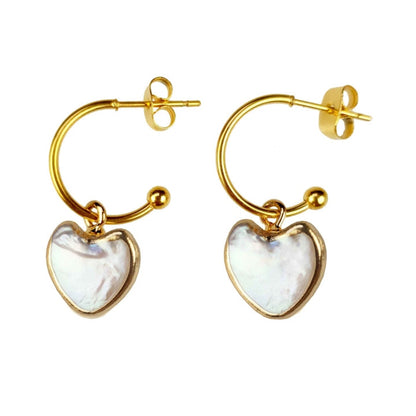 Zoetwater parel oorringen met wit parel hart en goud edelstaal | Golden Hope 15 mm Heart White Pearl