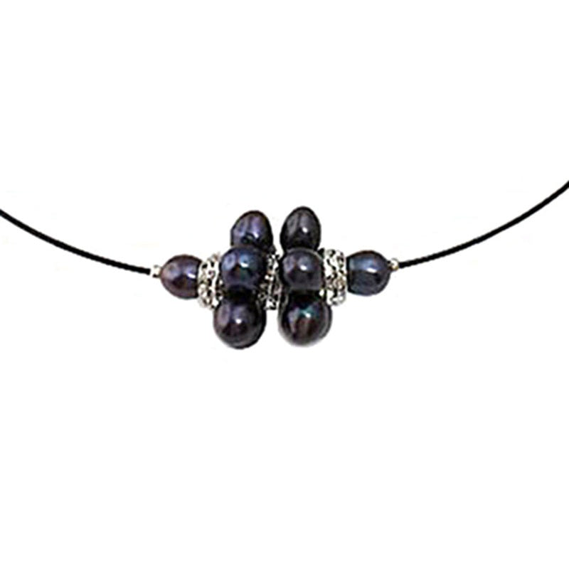 Detail van zoetwater parelketting met zwart paarse parels en stras steentjes | Bling Black Ball