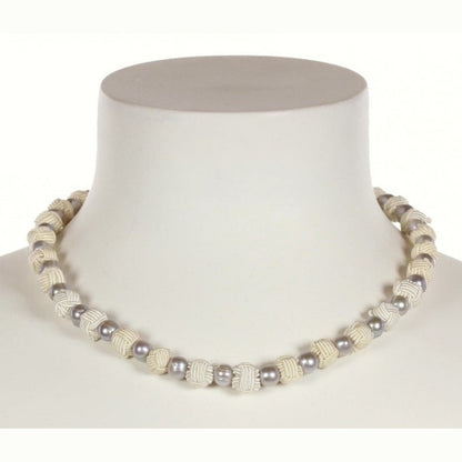 Zoetwater parelketting met grijze parels, Chinese knopen en gerhodineerd zilver (925) op buste | Chiga