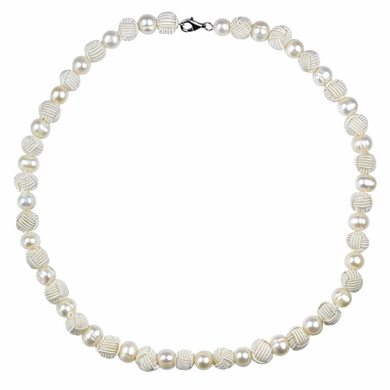 Zoetwater parelketting met witte parels, Chinese knopen en gerhodineerd zilver | Chiwa